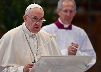 Vaticano: Papa Francisco está ,en buenas condiciones, respira por sí mismo informó la Santa Sede