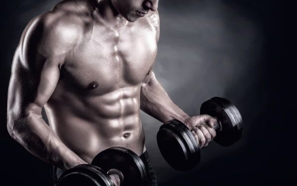 ¿Qué es mejor para aumentar masa muscular: más peso o más repeticiones?