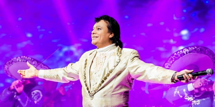 A días de su quinto aniversario luctuoso, Juan Gabriel regresará al ojo público