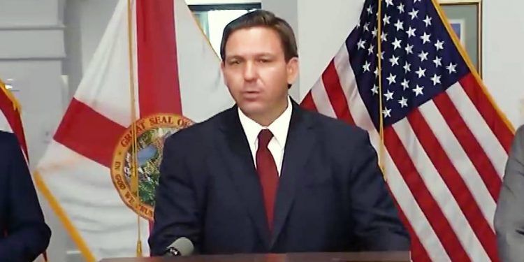 Florida: Gobernador DeSantis enfrenta la peor gestión contra el Covid, es responsable del segúndo estado con mayor número de contagios