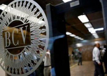 Nicolás Maduro pidió al BCV incluir reales, medios y puyas al nuevo cono monetario