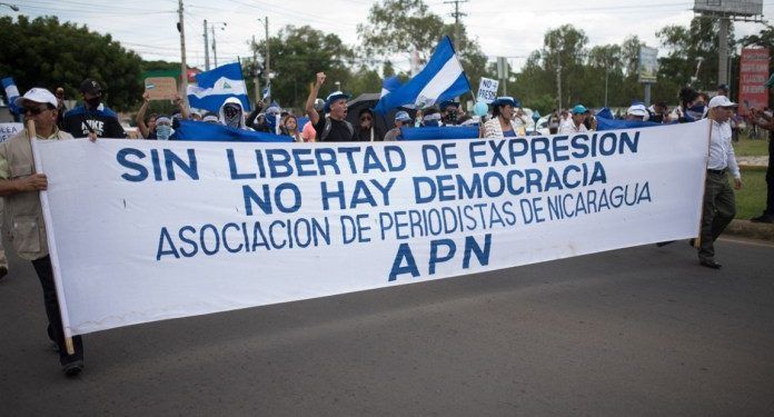 Nicaragua: Periodistas nicaragüenses no firman sus trabajos por temor a represalias