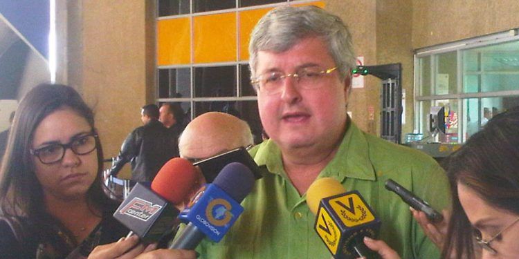 Derecha Democrática propone postular a presos y perseguidos políticos en megaelecciones del próximo 21N