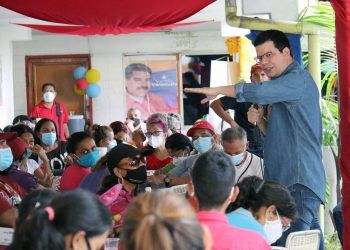 Valencia: Fuenmayor discute propuestas de plan de gobierno con voceros comunales