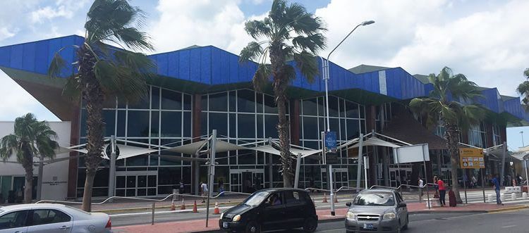 Aruba: Autoridad aeronáutica mantiene prohibición de vuelos desde y hacia Venezuela
