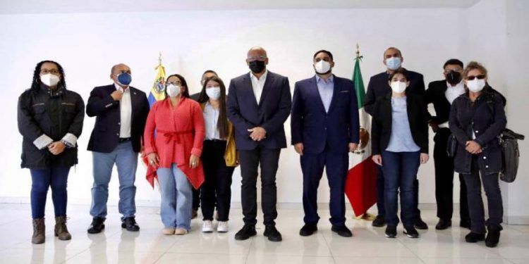México: Delegación oficialista llegó para el inicio del diálogo con la MUD