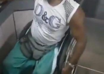 Así deben bajar para usar el Metro de Caracas personas discapacitados (+ Video)