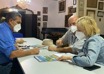 Scarano se reunió con observadores electorales de la UE