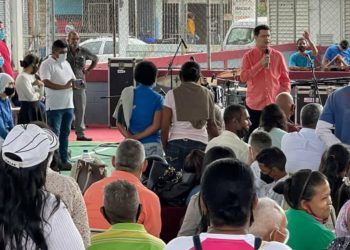 Fuenmayor sostuvo encuentro con sectores religiosos de Valencia