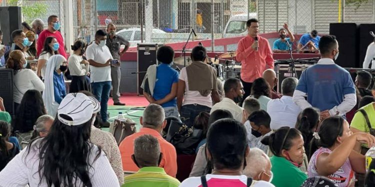 Fuenmayor sostuvo encuentro con sectores religiosos de Valencia