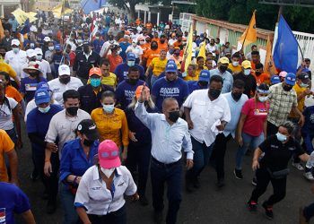 Manuel Rosales y Rafael Ramírez caminaron 9 parroquias en un día