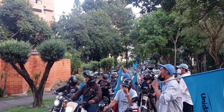 Carabobo: Campaña electoral de Carlos Lozano inició con Caravana de la Unidad en Valencia