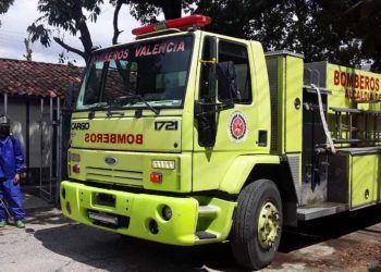 Bomberos de Valencia realizaron desinfección de diversos espacios de la ciudad