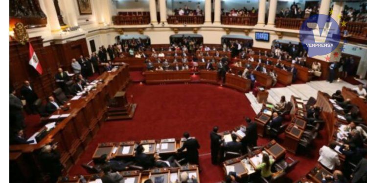 Perú: Congreso ratificó ley que limita facultades del presidente