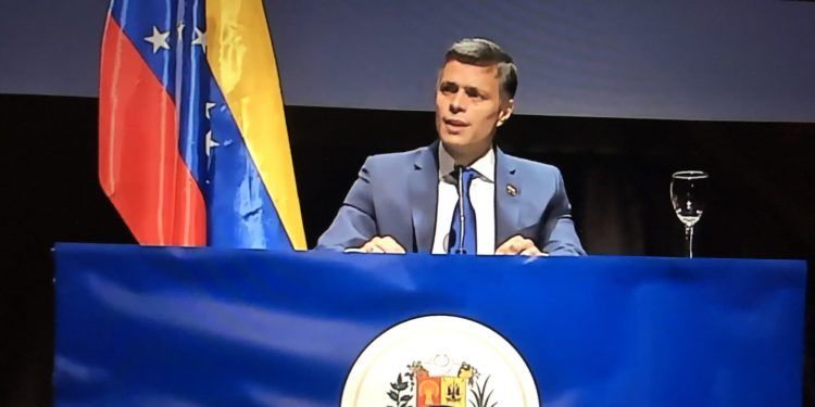 Leopoldo López anuncia demanda legal contra Humberto Calderón Berti por presuntas «calumnias y ataques infundados» en su contra