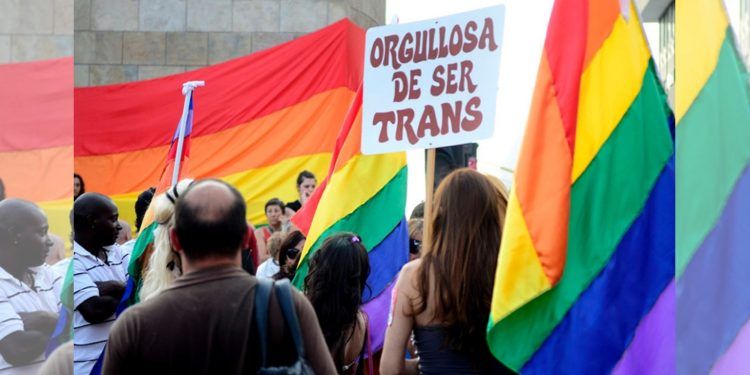 Estudio U. de Chile revela discriminaciones y violencias que sufren migrantes refugiadas trans