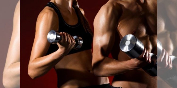 Entrenar con pesas ayuda a mejorar la composición corporal y la resistencia