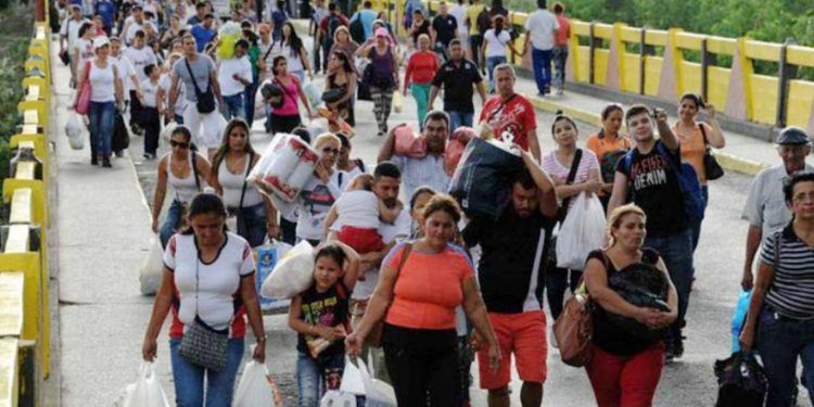 Migración Colombia: 800 mil venezolanos podrían regularizarse al cierre de 2021