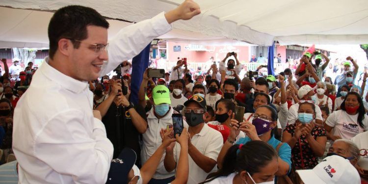 Carabobo: CNE proclamó a Julio Fuenmayor como alcalde de Valencia