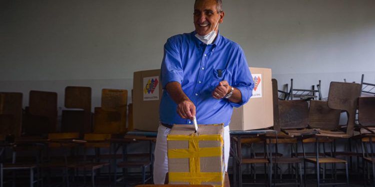 Enzo Scarano llamó a que ningún carabobeño se quede sin votar