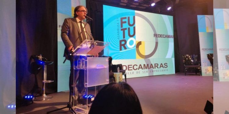 Carlos Fernández: «Deben abrirse los préstamos en dólares»