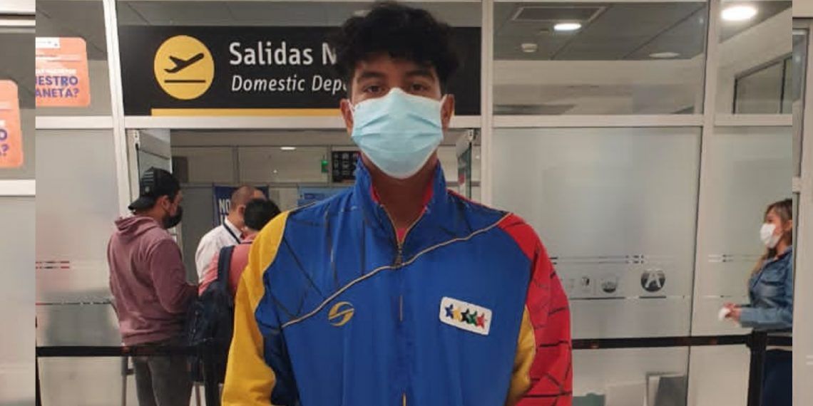 Carlos Valderrama joven carabobeño promesa de la natación se encuentra en Lima representando a Venezuela en el Sudamericano Juvenil de Deportes Acuáticos
