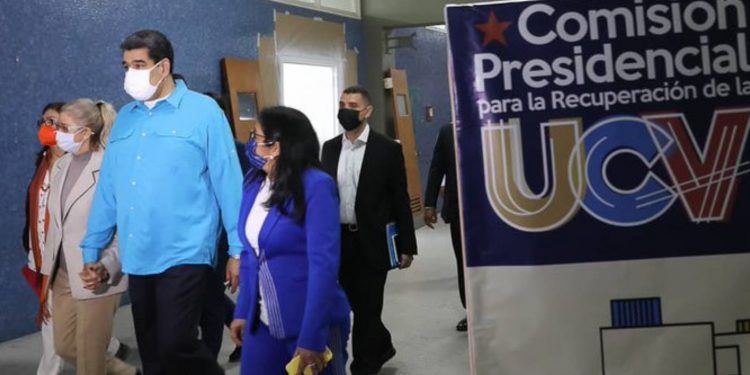Científicos condenan presencia de Maduro en la UCV pero llaman a que universidades no dependan sólo del Estado