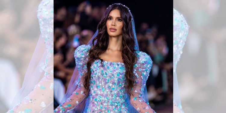 La venezolana Michell Roxana Castellanos protagonizó desfile en Dubái