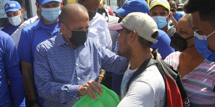 Manuel Rosales desde Los Plataneros: «Daremos incentivos a comerciantes para evitar que bajen la santamaría»