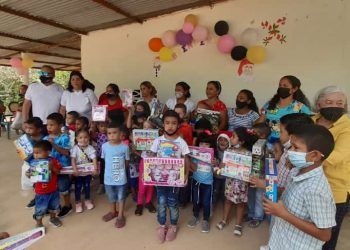 Anzoátegui: Educfy y Funidahine entregaron juguetes a niños de comunidad de  “El Guayabal”