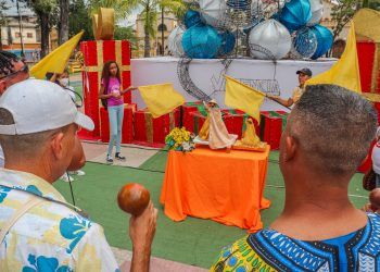 Sanjuaneros de Valencia celebran la inscripción del ciclo Festivo de San Juan como Patrimonio Cultural Inmaterial de la Humanidad