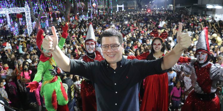 Valencia: Alcalde Fuenmayor lleva la magia de la Navidad a cada rincón de la ciudad