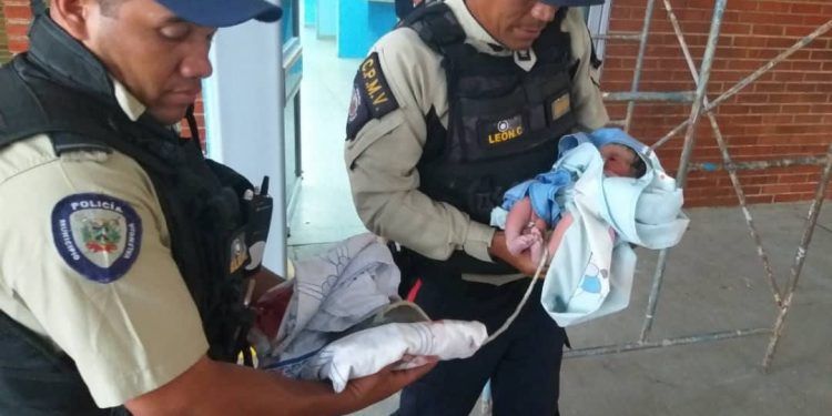 Funcionarios de Polivalencia asistieron parto de una mujer