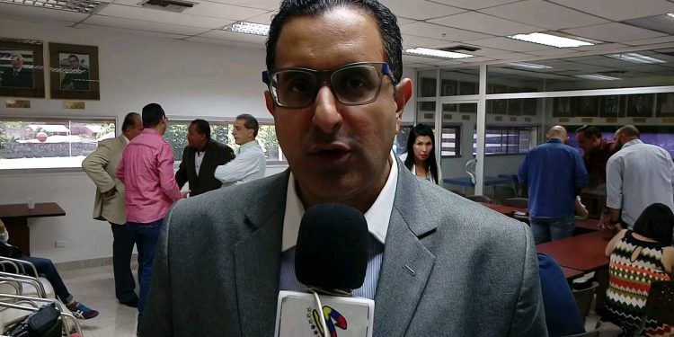 Ángel Álvarez Gil fijó posición ante los recientes acontecimientos en el seno de la asamblea nacional sobre el gobierno interino