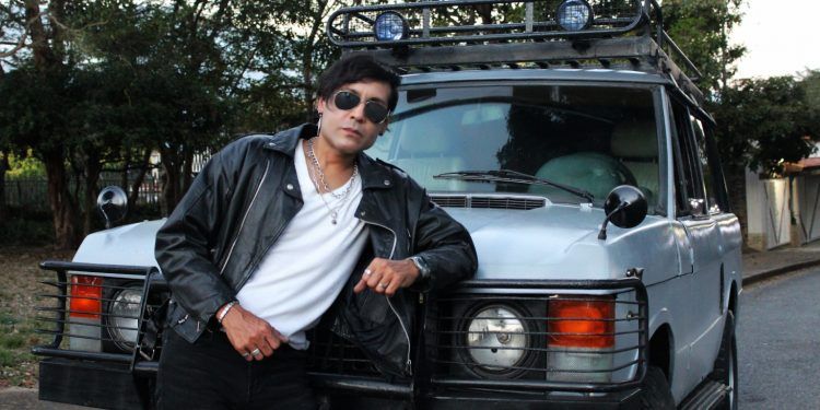 «Love is a stranger» así suena la nueva canción de Tony Mercury