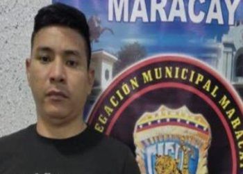 Aragua: Capturado un hombre que fabricaba prendas alusivas de organismos policiales y las suministraba a bandas delictivas