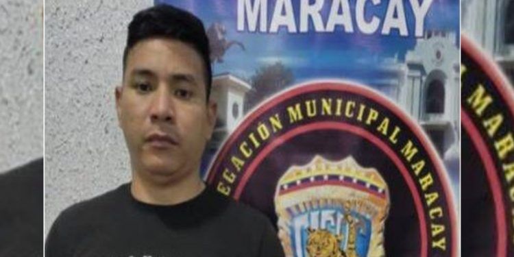Aragua: Capturado un hombre que fabricaba prendas alusivas de organismos policiales y las suministraba a bandas delictivas