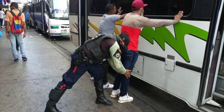 Carabobo: PoliValencia capturó sujeto por robo en una unidad de transporte público