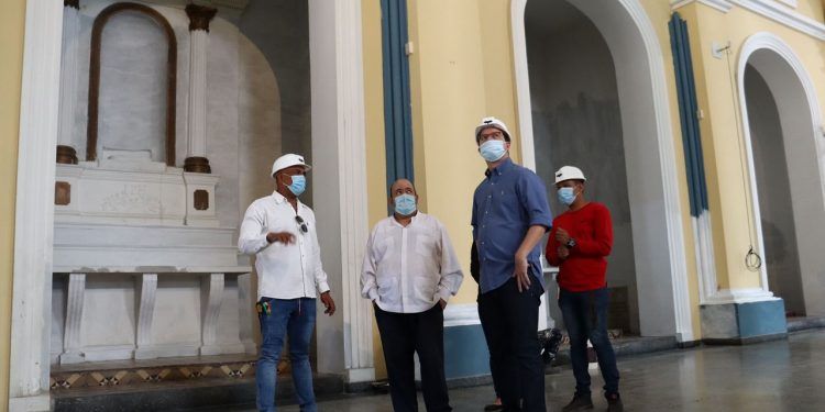 Valencia: Alcalde Julio Fuenmayor supervisó trabajos de restauración en la Iglesia de La Candelaria