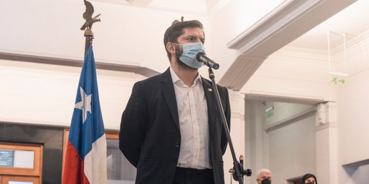 Chile: Presidente electo Gabriel Boric condenó la invasión y lamentó que “Rusia haya optado por la guerra”