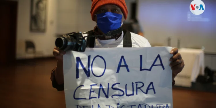 Periodistas en Nicaragua entre la espada y la pared para reportar con veracidad.  (Reporte VOA)