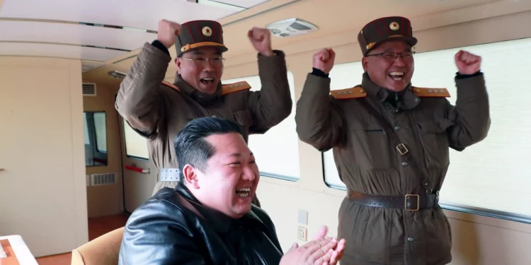 Corea del Norte admite que lanzó un nuevo misil balístico intercontinental