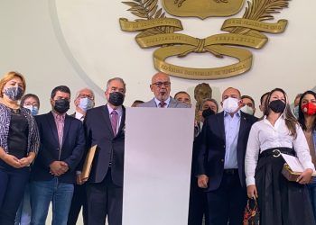 Gobierno de Maduro iniciará ronda de consultas para “reformatear” diálogo