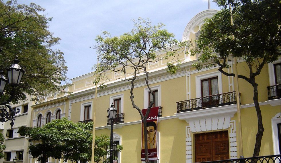 Venezuela lamenta pretensión de convertir a Colombia en espacio útil de la OTAN