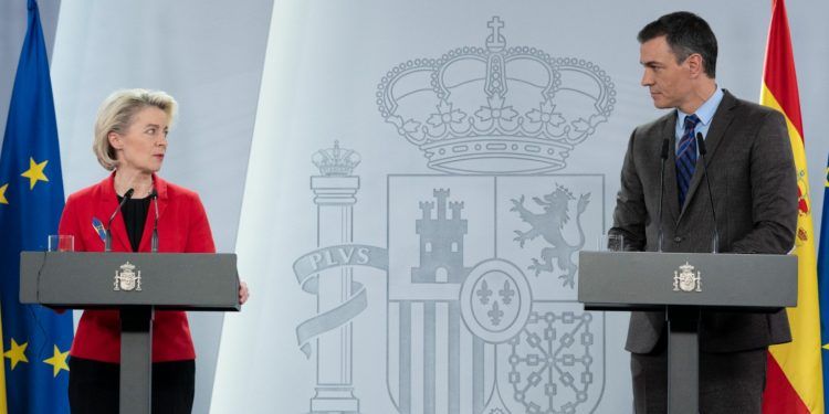 España: Sánchez expresa la iniciativa de llevar a Putín a la CPI por crímenes de guerra y lesa humanidad