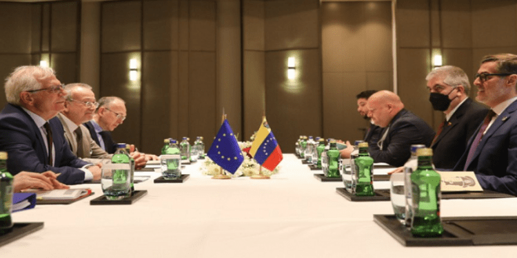Turquía: Canciller de Venezuela manifestó disposición al diálogo tras encuentro con Josep Borrel