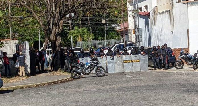 OVP: Por violaciones a sus derechos humanos se generó protesta de detenidos del Cicpc Las Acacias en Valencia