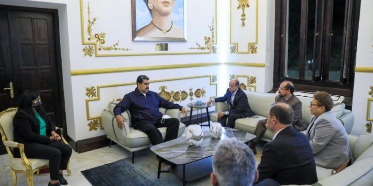 Maduro se reunió con funcionarios de la OIT, tras la realización del Foro de Diálogo Social