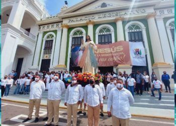 En el Zulia piden a “Jesús de La Misericordia” por afectados del Sur del Lago por las lluvias