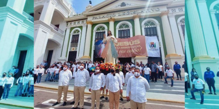 En el Zulia piden a “Jesús de La Misericordia” por afectados del Sur del Lago por las lluvias